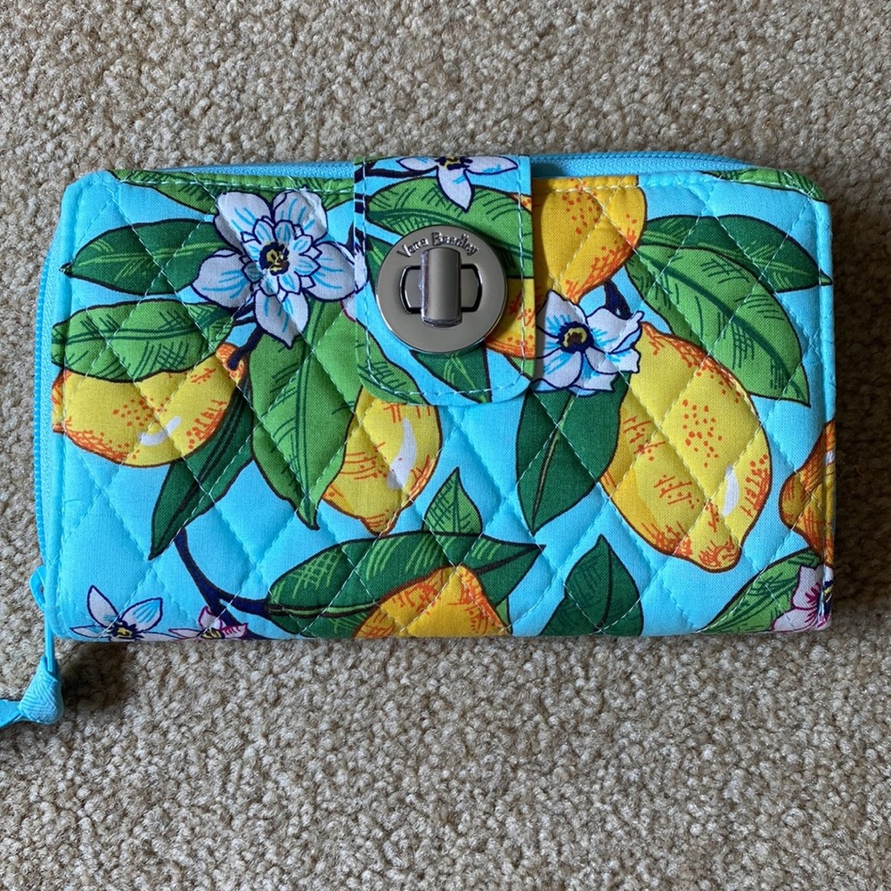 Vera Bradley RFID TURNLOCK WALLET LEMON 🍋 GROVE NWT BLUE GREEN YELLOW - Picture 7 of 7